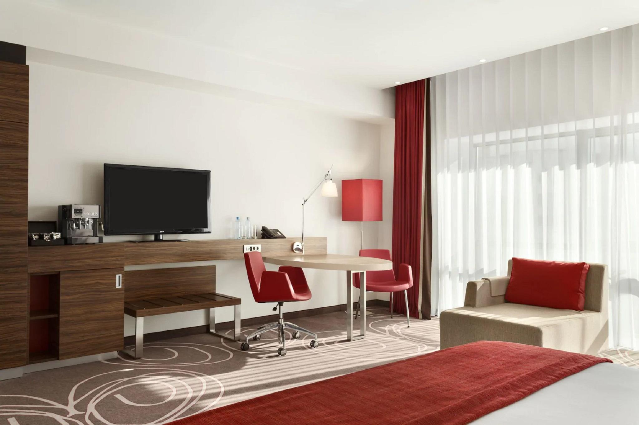 Hotel Ramada 피테슈티 외부 사진