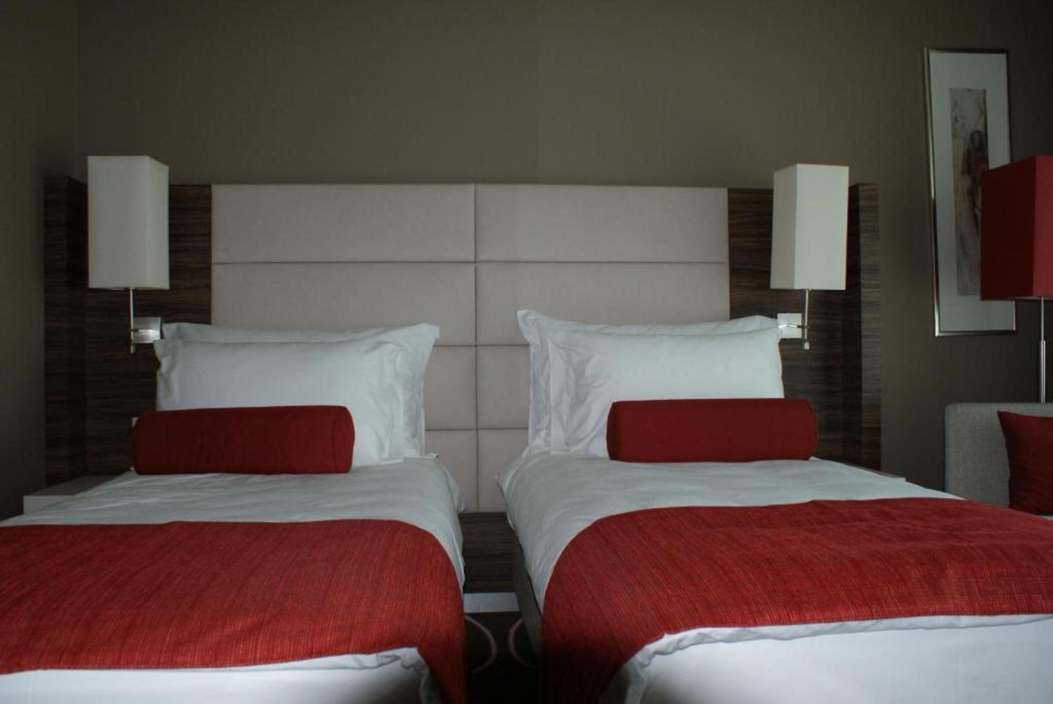 Hotel Ramada 피테슈티 외부 사진