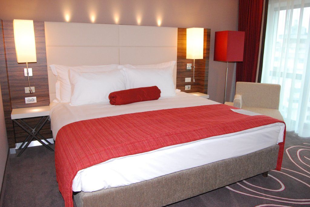 Hotel Ramada 피테슈티 외부 사진